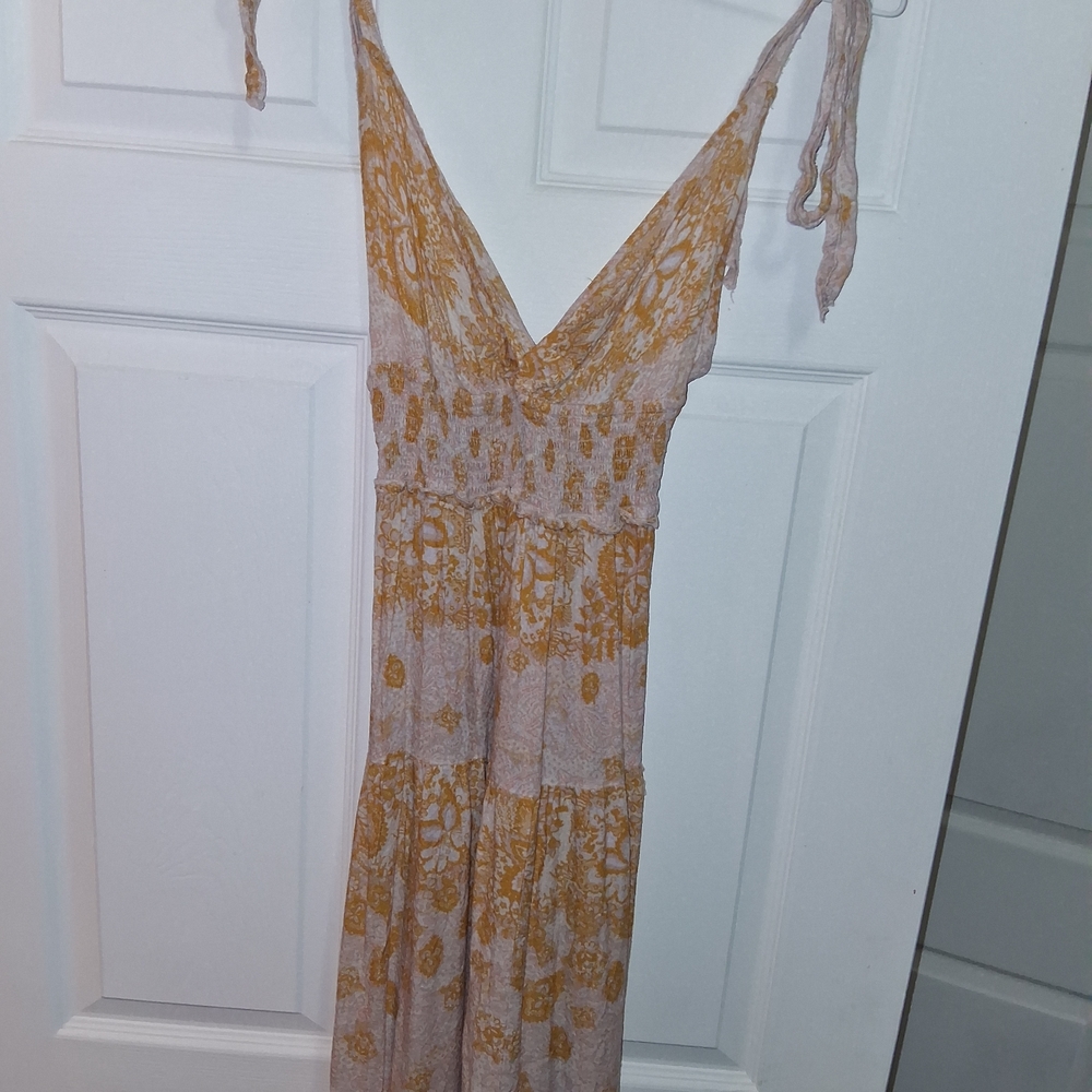 Elegant Floral Maxi Dress in Yellow and Cream